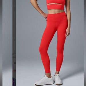 ALO Yoga Bright Red Hot Summer Airbrush 7/8 Leggings XS perfect condition.